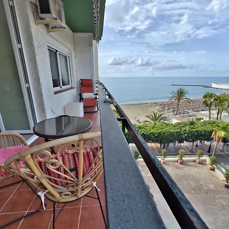 Boho Chic Apt, Frontline Sea & Paseo Views