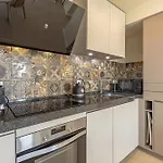 Апартаменты Boho Chic Apt, Frontline Sea & Paseo Views *