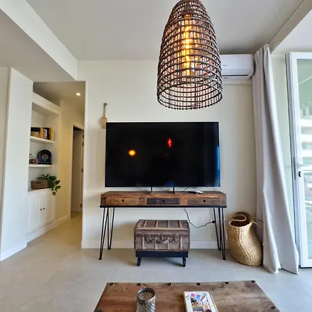 Διαμέρισμα Boho Chic Apt, Frontline Sea & Paseo Views *