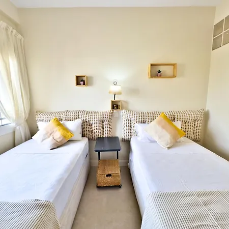 Boho Chic Apt, Frontline Sea & Paseo Views