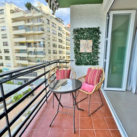 Boho Chic Apt, Frontline Sea & Paseo Views شقة ماربيا