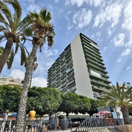 Boho Chic Apt, Frontline Sea & Paseo Views *