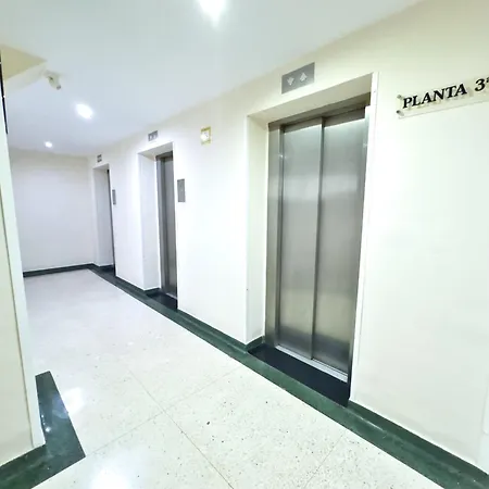 Boho Chic Apt, Frontline Sea & Paseo Views *