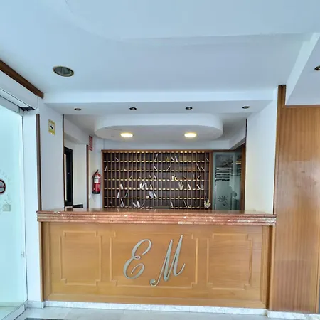 Boho Chic Apt, Frontline Sea & Paseo Views Μαρμπέλλα