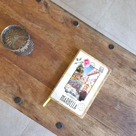 Boho Chic Apt, Frontline Sea & Paseo Views *