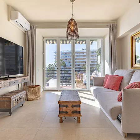 Boho Chic Apt, Frontline Sea & Paseo Views Apartment Marbella