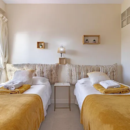 Apartament Boho Chic Apt, Frontline Sea & Paseo Views