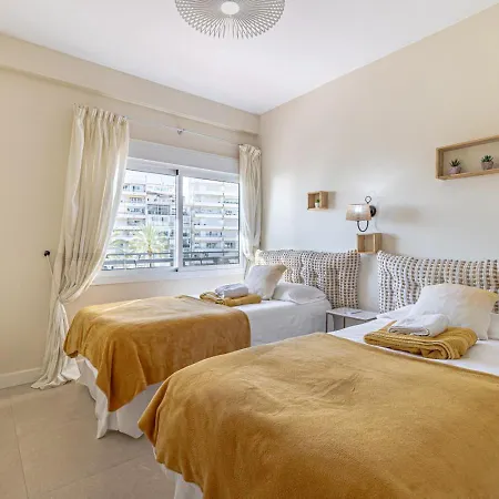 Boho Chic Apt, Frontline Sea & Paseo Views * Marbella