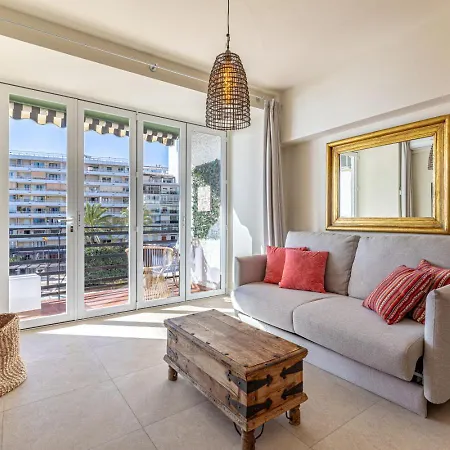 Boho Chic Apt, Frontline Sea & Paseo Views Apartament Marbella