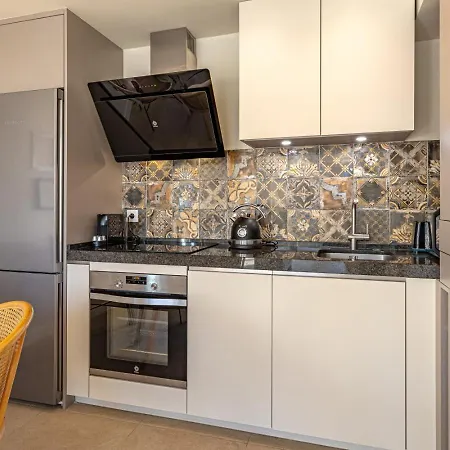 Apartament Boho Chic Apt, Frontline Sea & Paseo Views Marbella