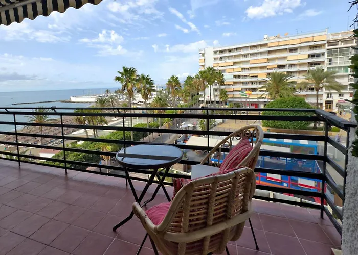 Boho Chic Apt, Frontline Sea & Paseo Views