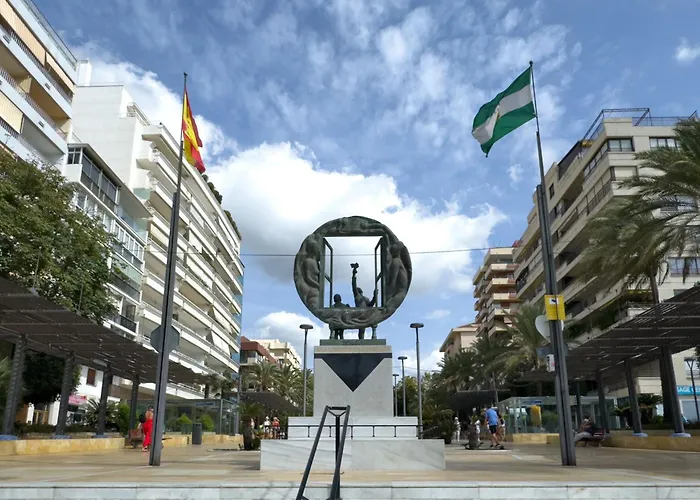 Apartment Boho Chic Apt, Frontline Sea & Paseo Views