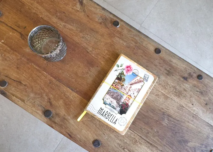 Boho Chic Apt, Frontline Sea & Paseo Views *