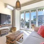 Apartmán Boho Chic Apt, Frontline Sea & Paseo Views *